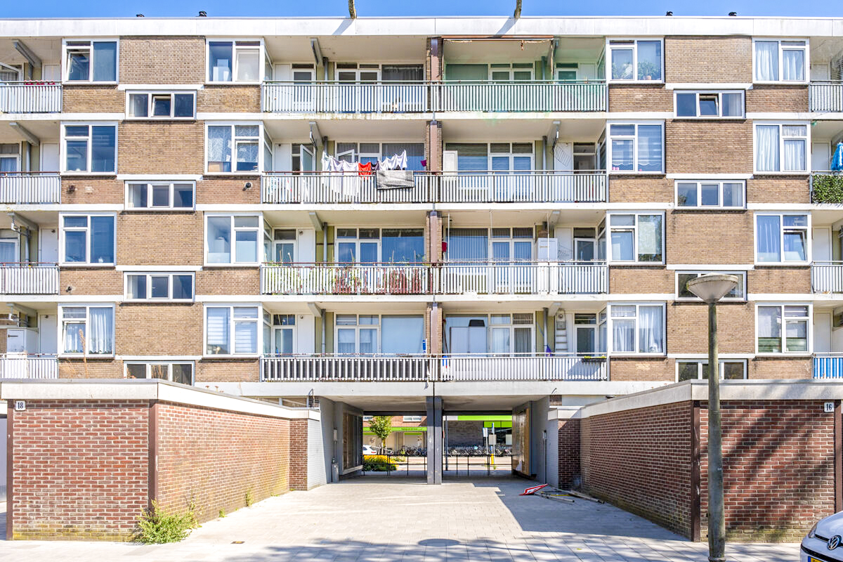 Van Hemertblok in de Rousseaubuurt